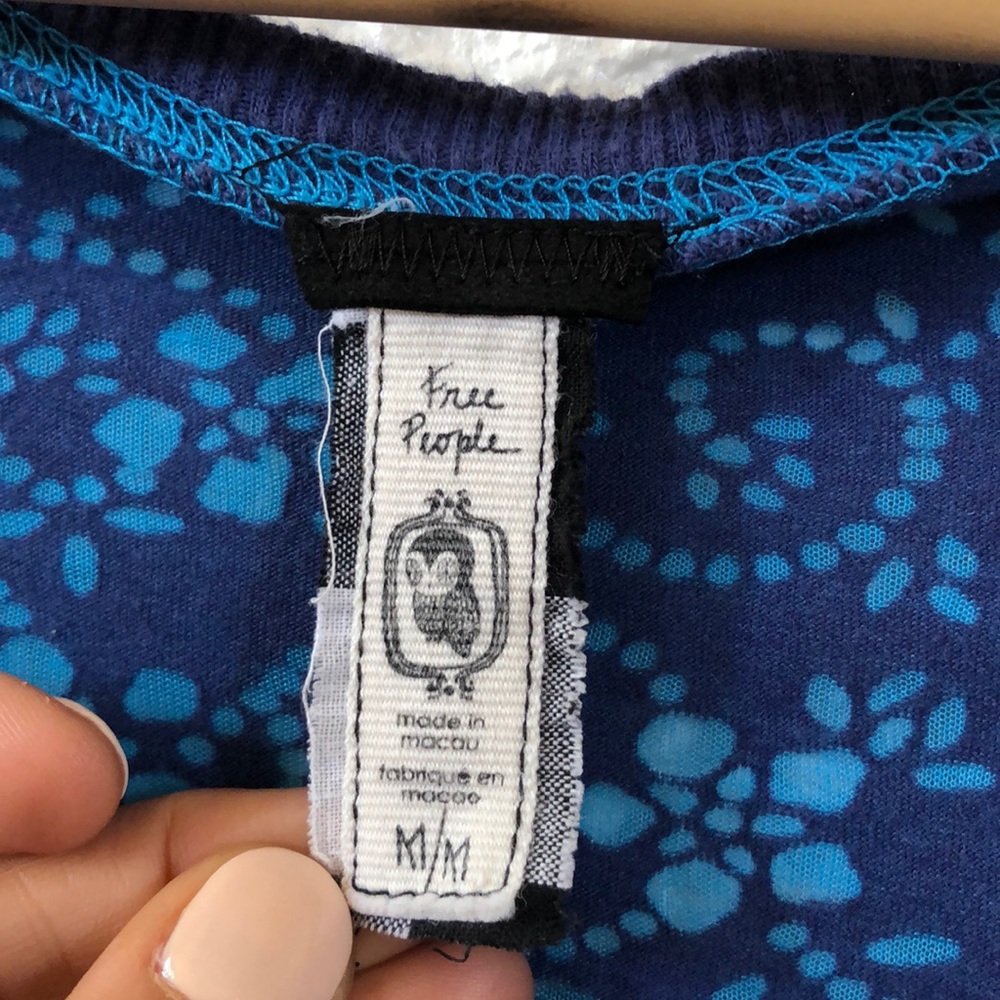 Free People floral Henley pullover long sleeve blue purple women’s size M medium - Picture 3 of 5